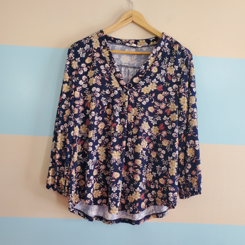 Vince Camuto Long Sleeve Floral Top - Picture 7 of 7